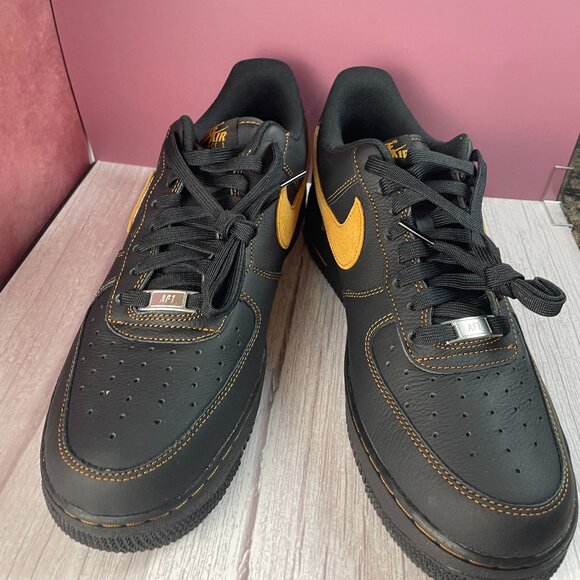NIKE AIR FORCE 1 '07 LV8 (9.5) - Picture 1 of 9